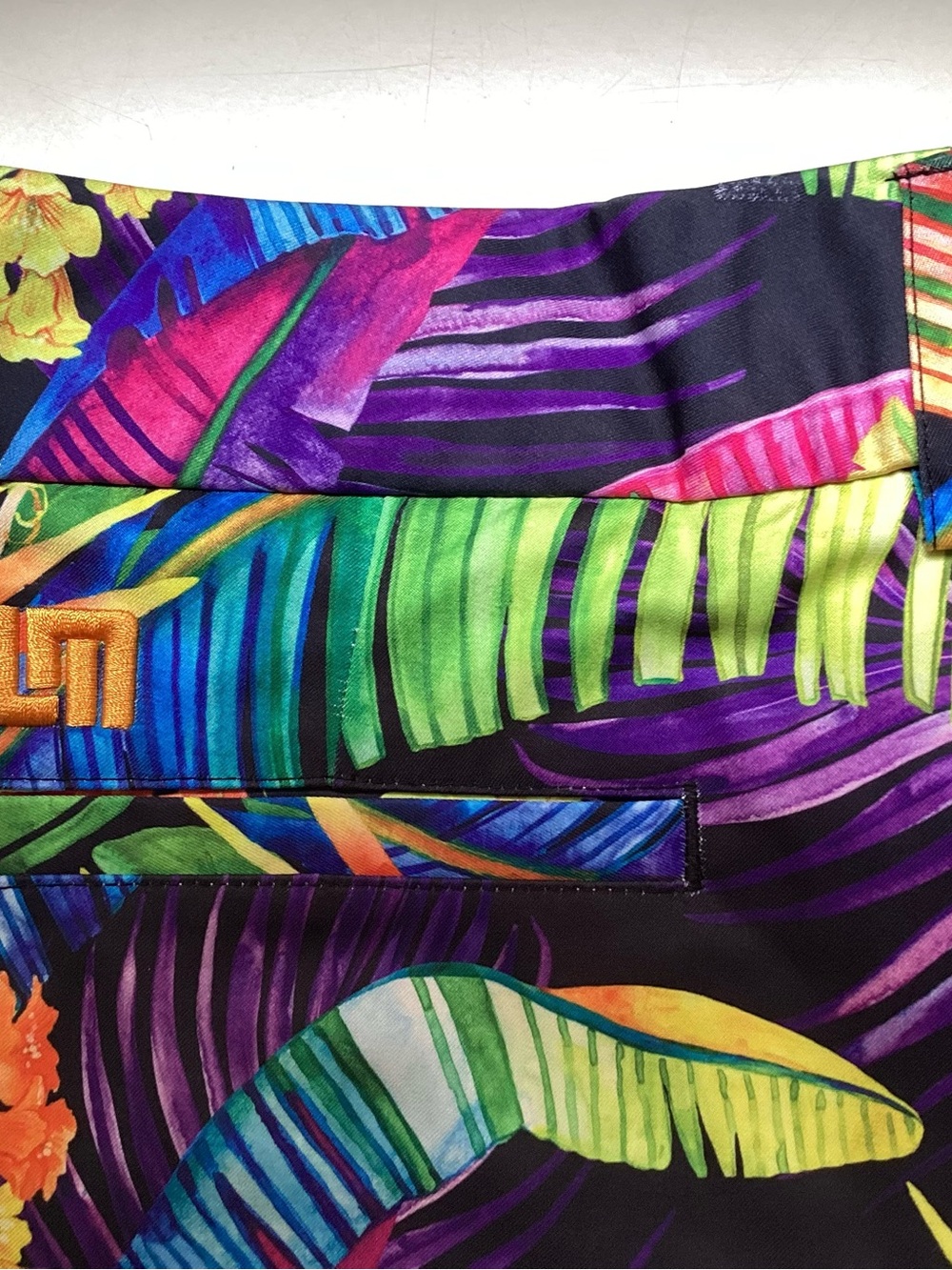 Loudmouth Women’s Tropic Wonder Stretch Tech Golf Shorts - Picture 3 of 6